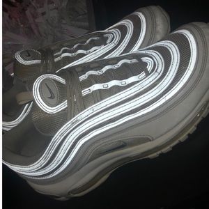 Meet your Posher, Talon